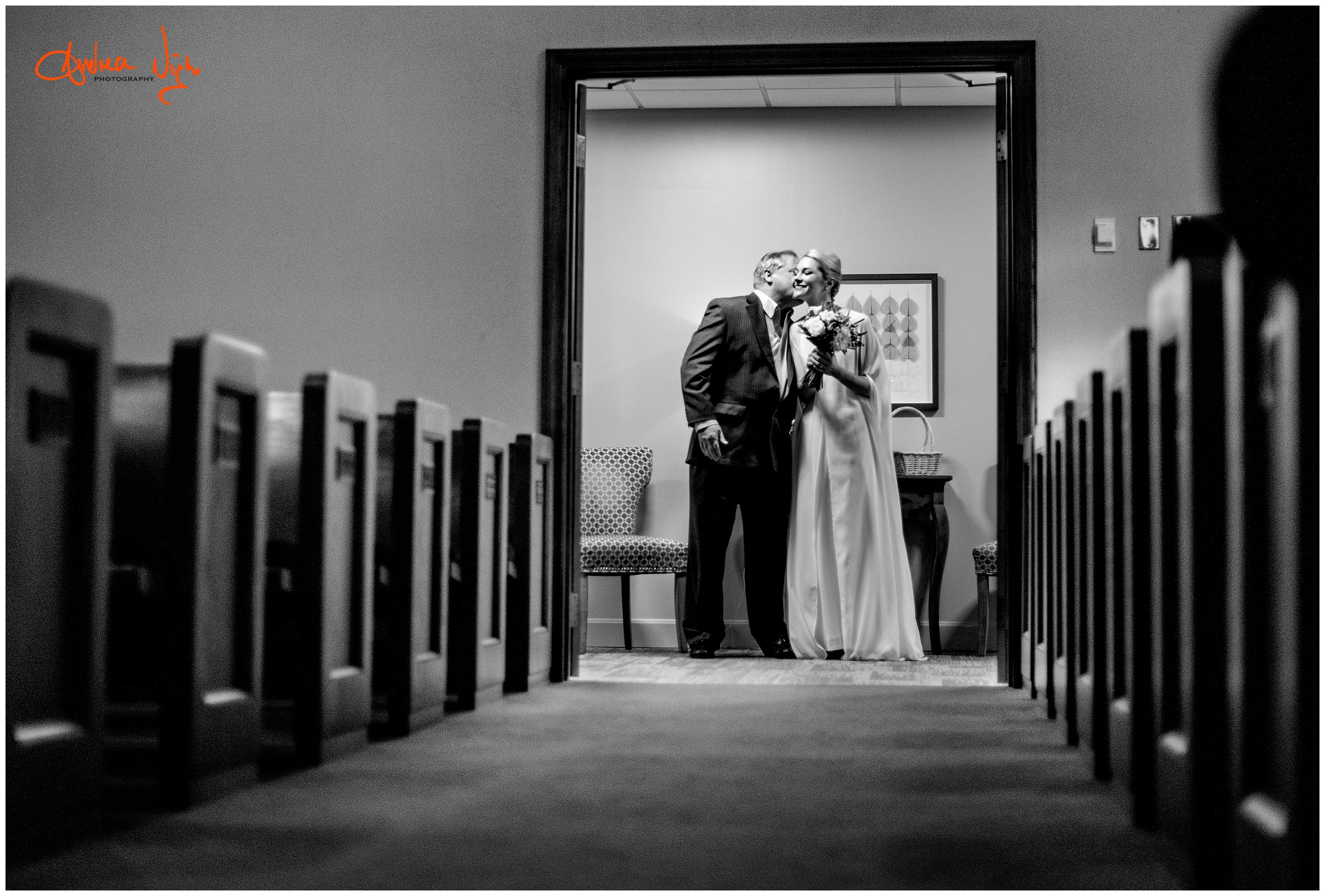 KC wedding photography
Kansas city country club wedding
