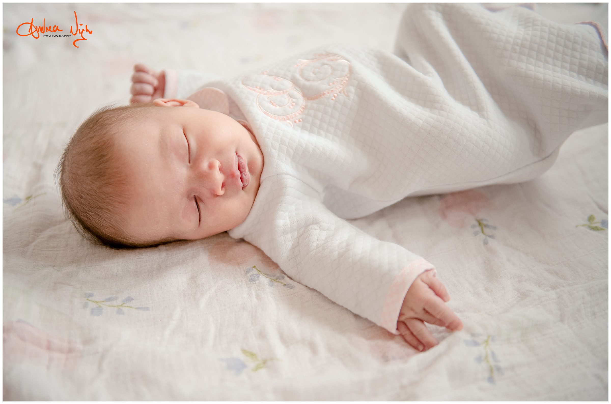 Leawood newborn photographer