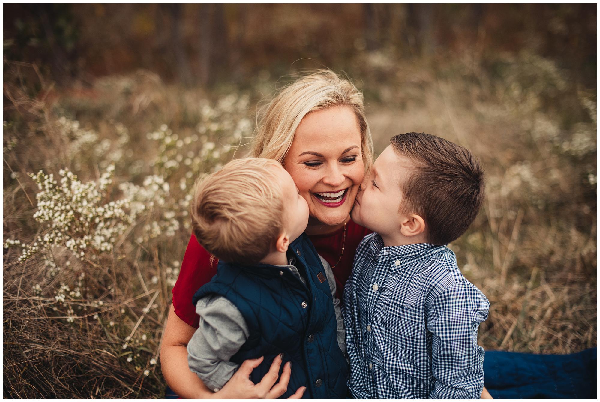 Shawnee Mission Park family portraits - Moeder family