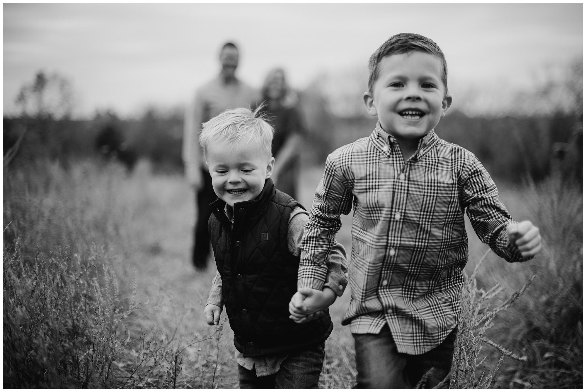 Shawnee Mission Park family portraits - Moeder family