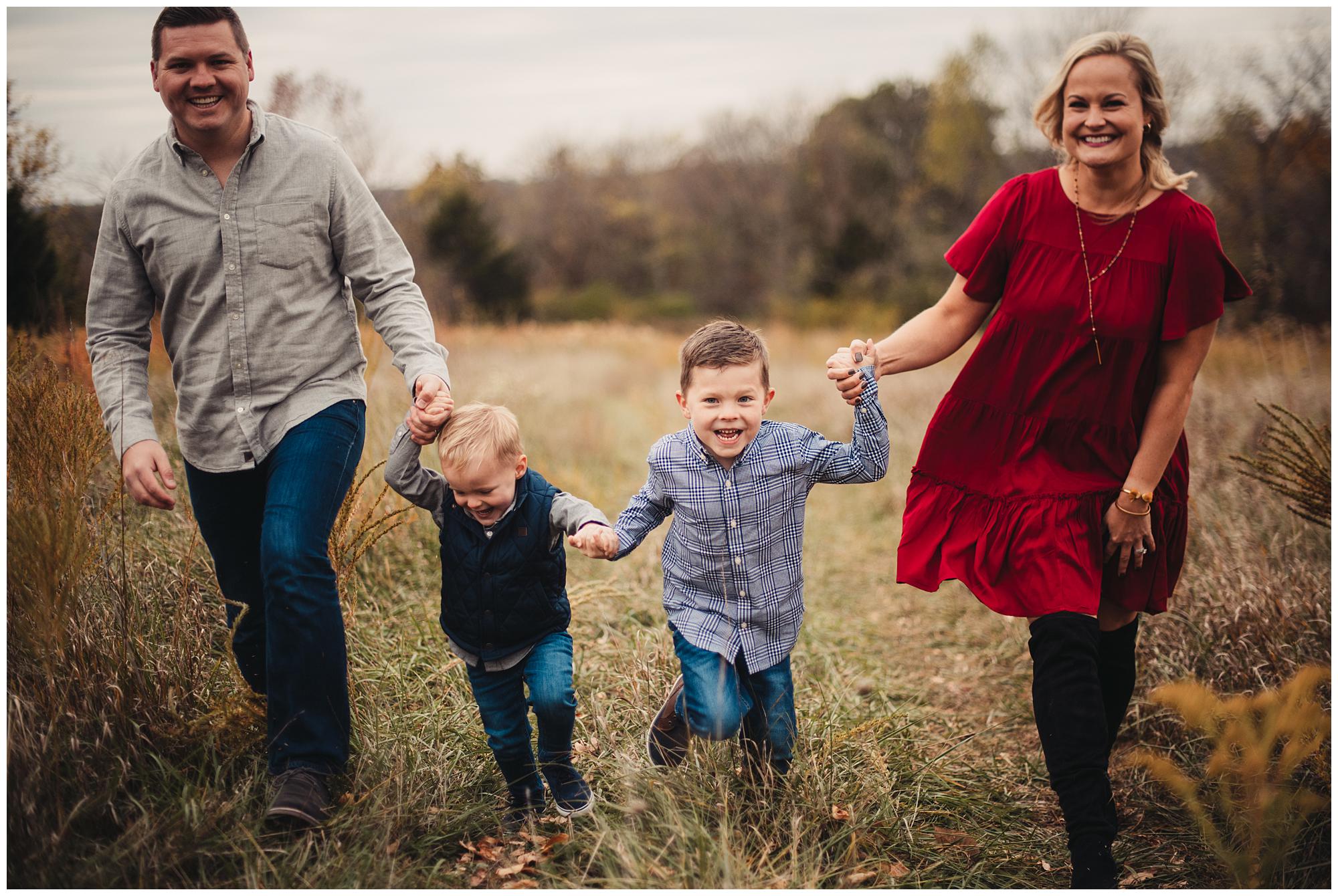 Shawnee Mission Park family portraits - Moeder family